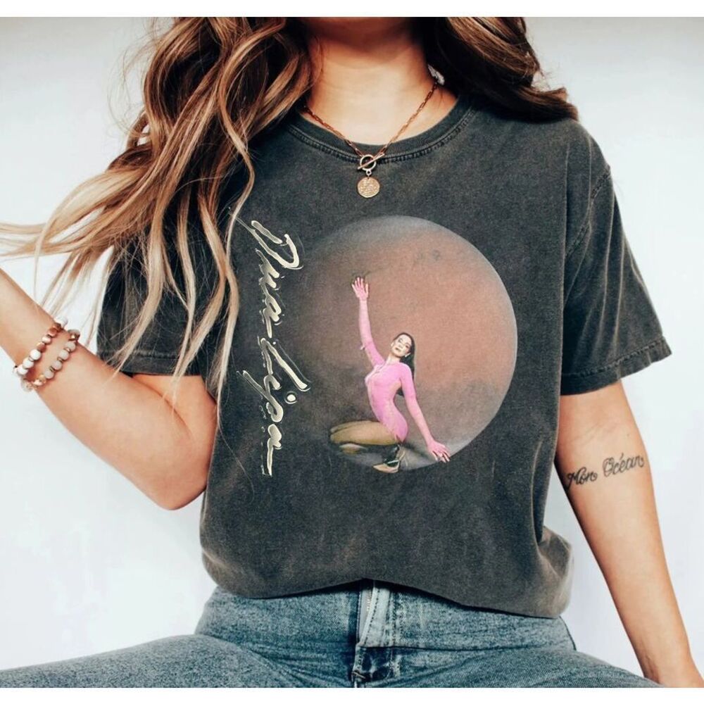 Retro Dua Lipa Dance The Night Unisex T-shirt - Picture 1 of 4